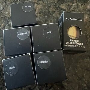BNWOT MAC Pigment Colour Powder (Choose One)